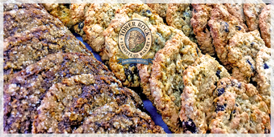 featured cookies photo zoom in on molasses & double chocolate chip peacan